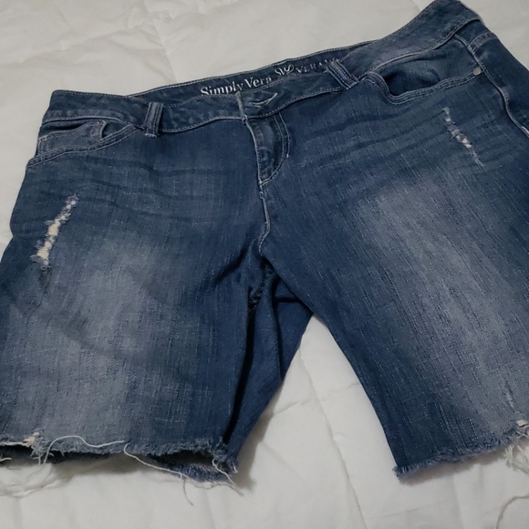 Damaged in flood Vera Wang Distressed denim shorts‎ size 12